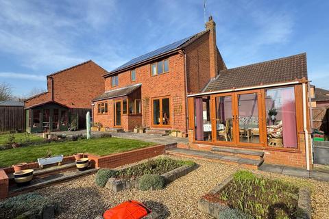 4 bedroom detached house for sale, Wedgwood Close, Desborough, Kettering