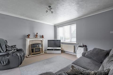 14 Birch Close, Scarning, Dereham, NR19 2UP