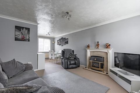 14 Birch Close, Scarning, Dereham, NR19 2UP