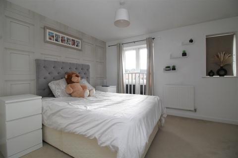 97 Manor Drive, Peterborough, PE4 7AR