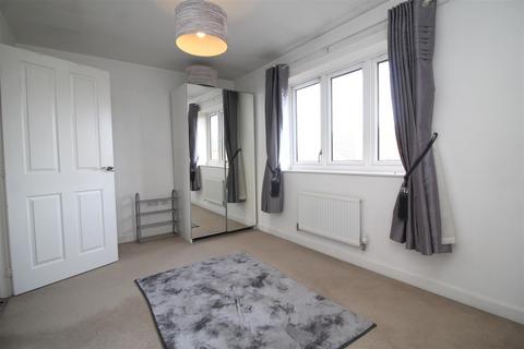 97 Manor Drive, Peterborough, PE4 7AR