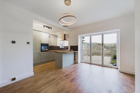 4 bedroom semi-detached house for sale, St. Peters Road, Buxton