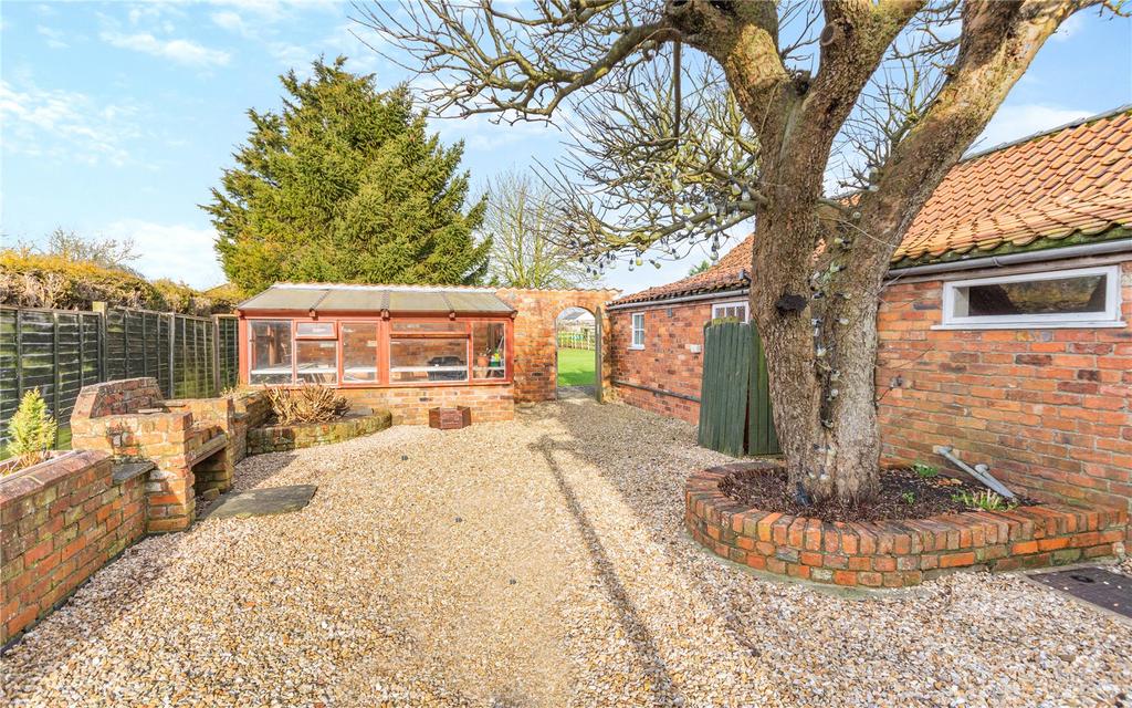 Gravel Courtyard
