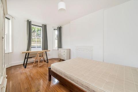 2 bedroom flat to rent, Queen's Club Gardens, London W14