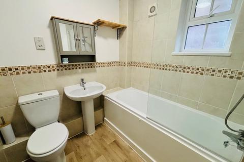 2 bedroom house to rent, Redhouse Lane, Leeds, West Yorkshire, UK, LS7