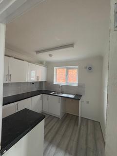 2 bedroom flat to rent, Basildon, SS16