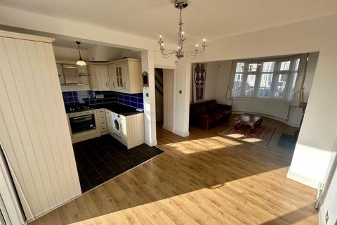 3 bedroom house for sale, Alpha Road, London