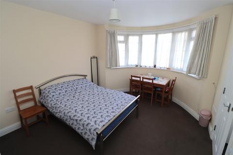 House to rent, Norwood Drive, North Harrow