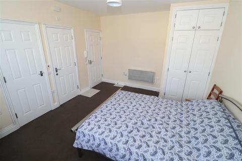 House to rent, Norwood Drive, North Harrow