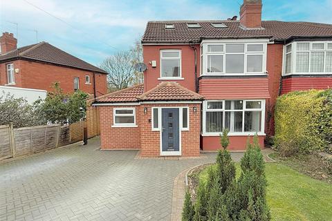 5 bedroom semi-detached house for sale, Chelwood Crescent, Leeds