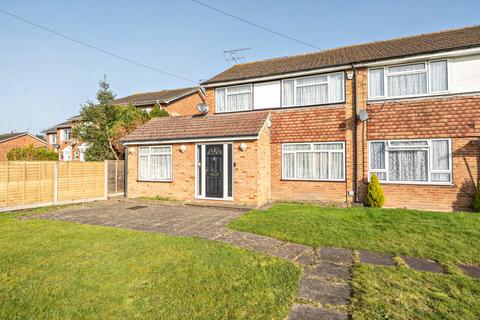 3 bedroom end of terrace house for sale, Grafton Close, George Green, Slough