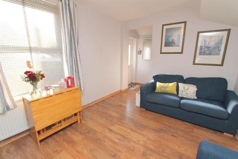 2 bedroom end of terrace house for sale, Winchcombe Road, Carshalton SM5