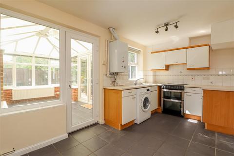 2 bedroom end of terrace house for sale, Earles Meadow, Horsham