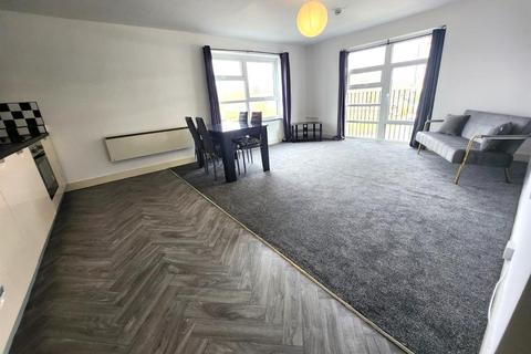 2 bedroom flat to rent, Everard Street, Salford