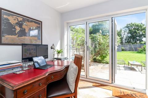 105 Heath Road, Beaconsfield, HP9 1DJ