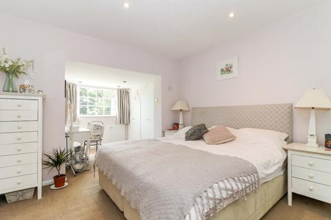 105 Heath Road, Beaconsfield, HP9 1DJ