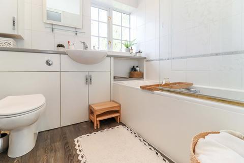 105 Heath Road, Beaconsfield, HP9 1DJ