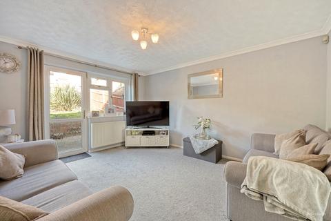 2 bedroom semi-detached house for sale, Rutherford Close, Billericay, CM12