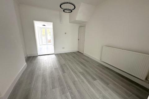 2 bedroom terraced house for sale, Main Street, Stapenhill, Burton-on-Trent, DE15