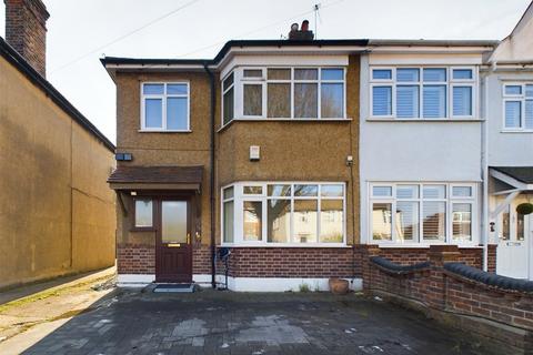 3 bedroom semi-detached house for sale, Forest Road, Havering RM7