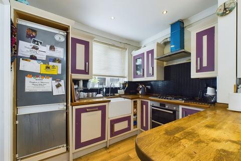 5 Forest Road, Romford, RM7 8DU