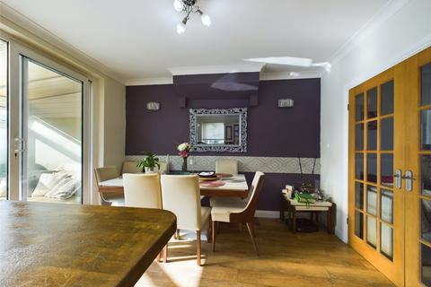 5 Forest Road, Romford, RM7 8DU