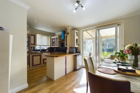 5 Forest Road, Romford, RM7 8DU