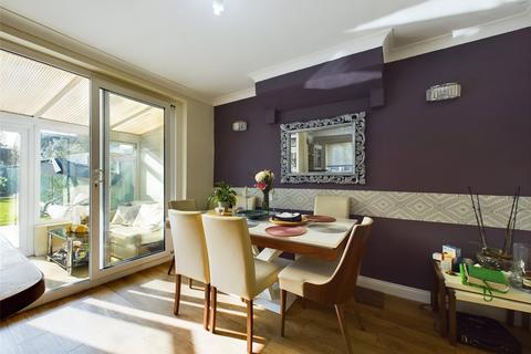 5 Forest Road, Romford, RM7 8DU