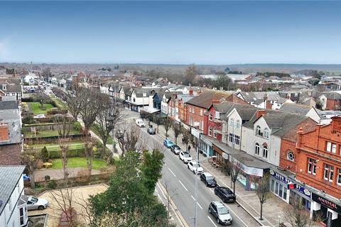 2 bedroom apartment for sale, Montrose Court, Hoylake, Wirral, Merseyside, CH47