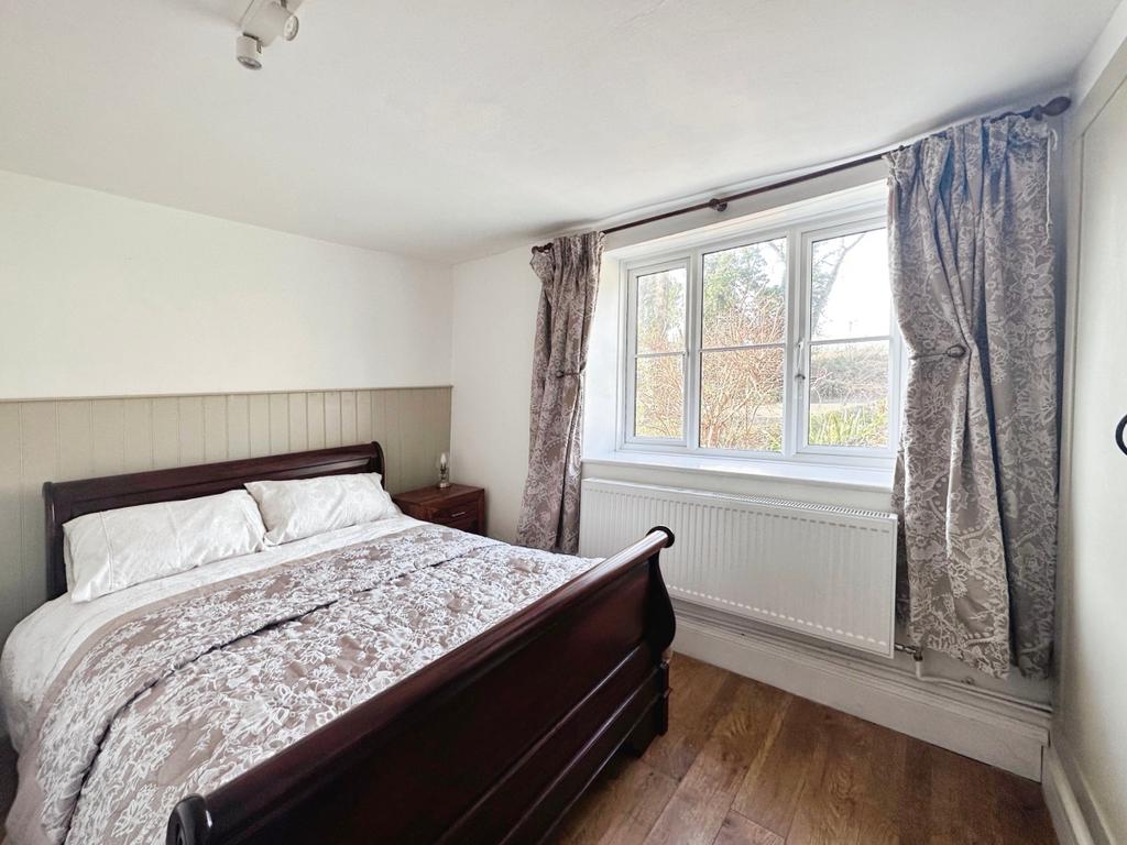 Cottage bed 1
