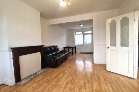 3 bedroom end of terrace house to rent, Newham Way, London E6