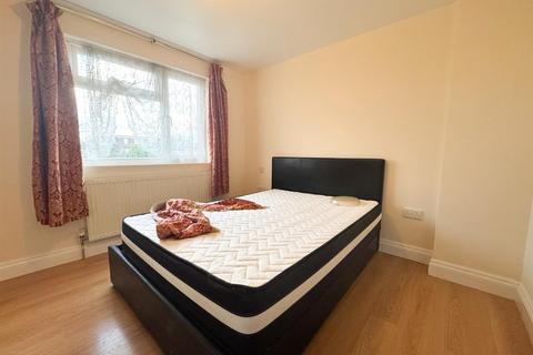 5 bedroom terraced house to rent, Kimberley Road, Croydon