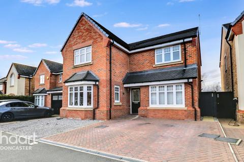 4 bedroom detached house for sale, Heatherfields Crescent, Rossington, Doncaster