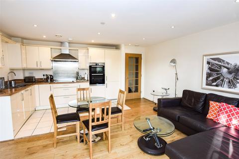 2 bedroom apartment for sale, Farnborough Road, Hampshire GU14