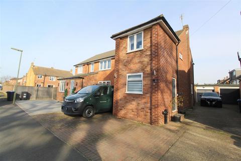 3 bedroom semi-detached house for sale, Fullerton Road, Byfleet