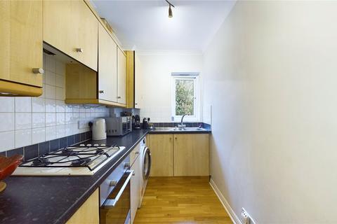 2 bedroom flat for sale, Carlton Road, Surrey GU21