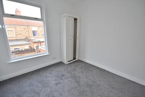 2 bedroom terraced house to rent, Alaska Street, Hull HU8