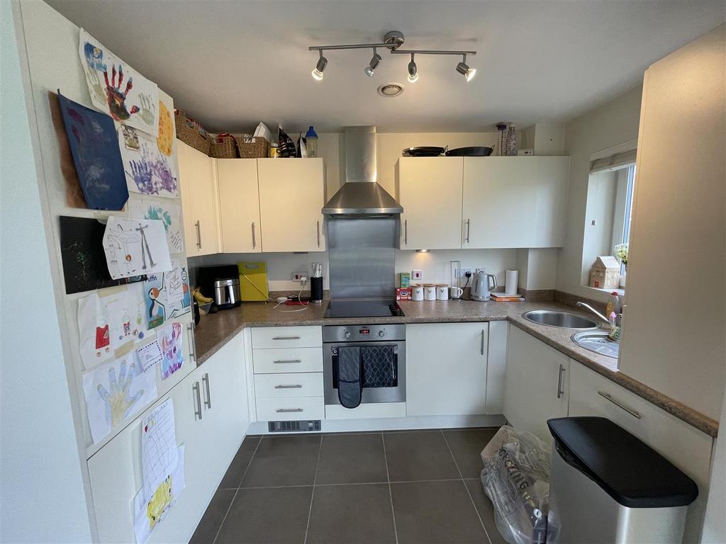 11 Brunswick Place kitchen.jpeg