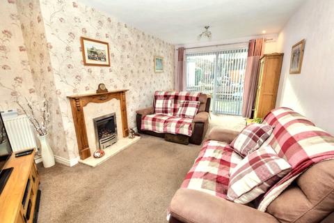 3 bedroom semi-detached house for sale, Stonebridge Lane, Leeds, West Yorkshire