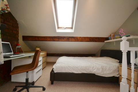4 bedroom terraced house to rent, Chilworth Street, Manchester M14