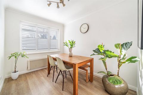 3, Lang Court, 6 Upper Brighton Road, Surbiton, KT6 6LE
