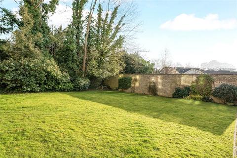 3, Lang Court, 6 Upper Brighton Road, Surbiton, KT6 6LE