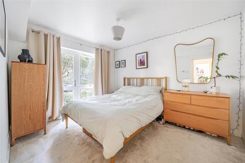 3, Lang Court, 6 Upper Brighton Road, Surbiton, KT6 6LE