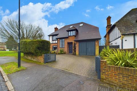 5 bedroom detached house for sale, Glebe Hyrst, Sanderstead