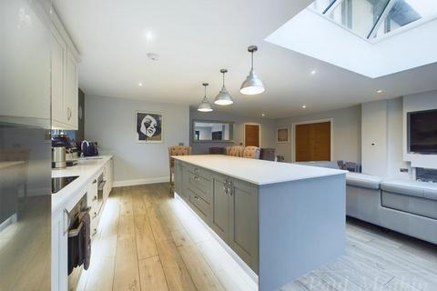 5 bedroom detached house for sale, Glebe Hyrst, Sanderstead