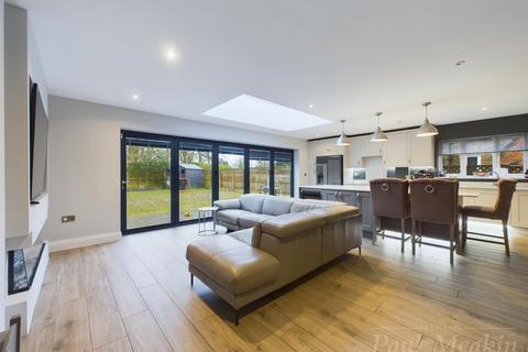 1 Glebe Hyrst, South Croydon, CR2 9JG