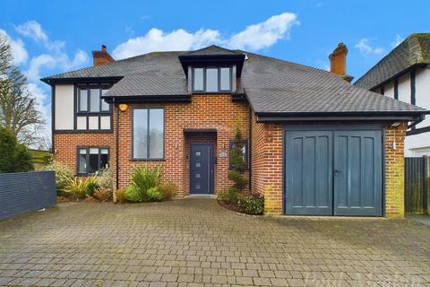 1 Glebe Hyrst, South Croydon, CR2 9JG