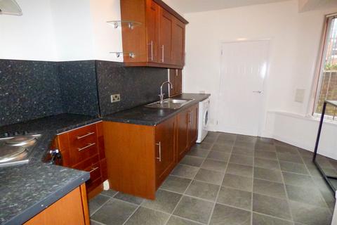 2 bedroom flat to rent, Hartington Terrace, South Shields