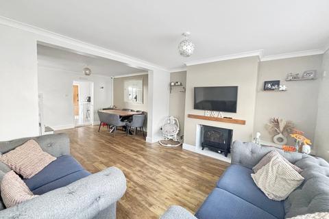 2 bedroom end of terrace house for sale, Albert Road, Brightlingsea, Colchester, CO7