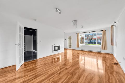 16 Phoenix Drive, Keston, BR2 8HS